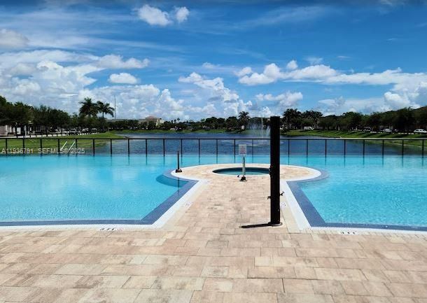 For Sale: $585,000 (4 beds, 3 baths, 1930 Square Feet)