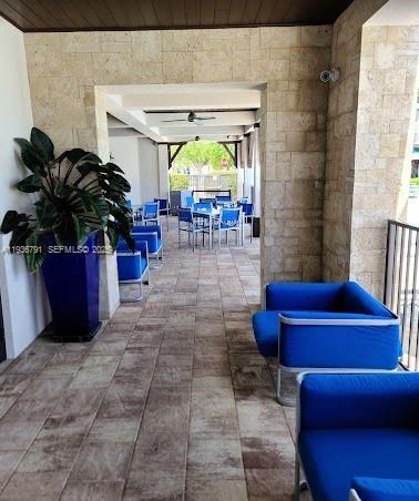 For Sale: $585,000 (4 beds, 3 baths, 1930 Square Feet)