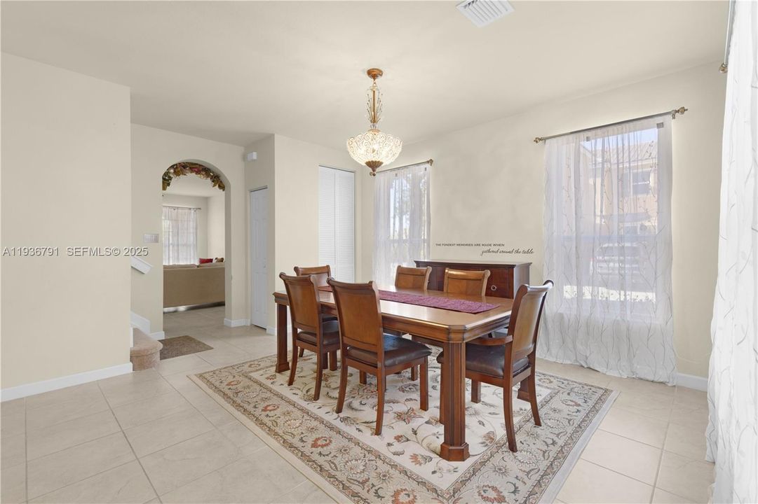 For Sale: $585,000 (4 beds, 3 baths, 1930 Square Feet)