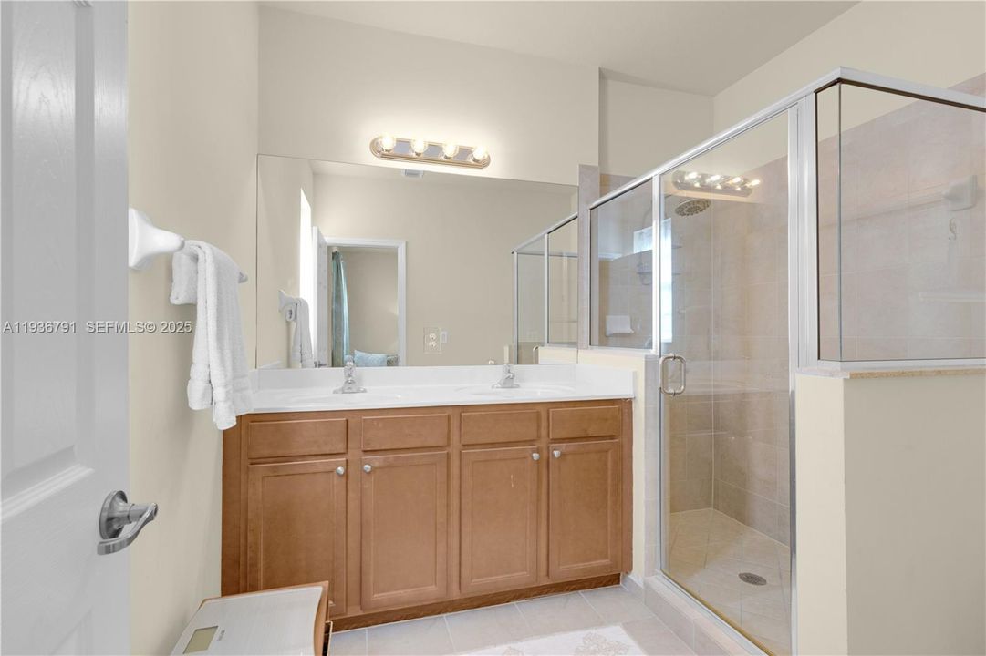 For Sale: $585,000 (4 beds, 3 baths, 1930 Square Feet)