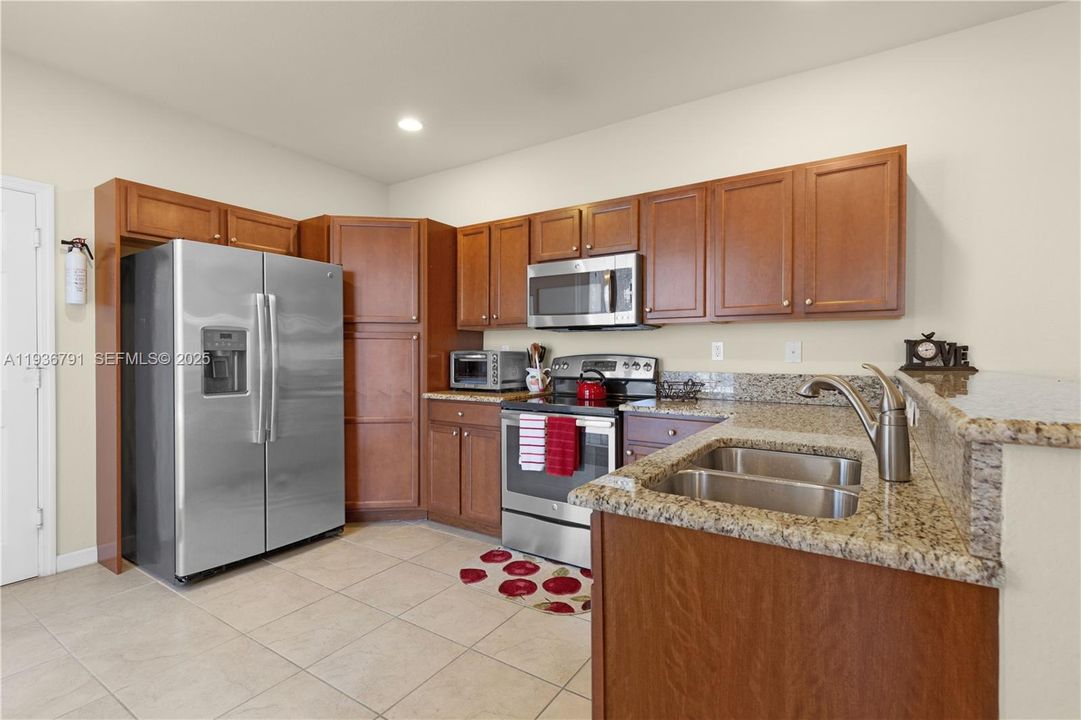 For Sale: $585,000 (4 beds, 3 baths, 1930 Square Feet)