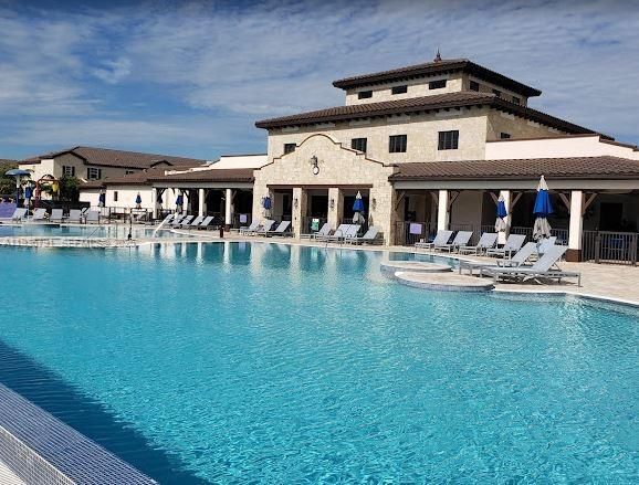 For Sale: $585,000 (4 beds, 3 baths, 1930 Square Feet)