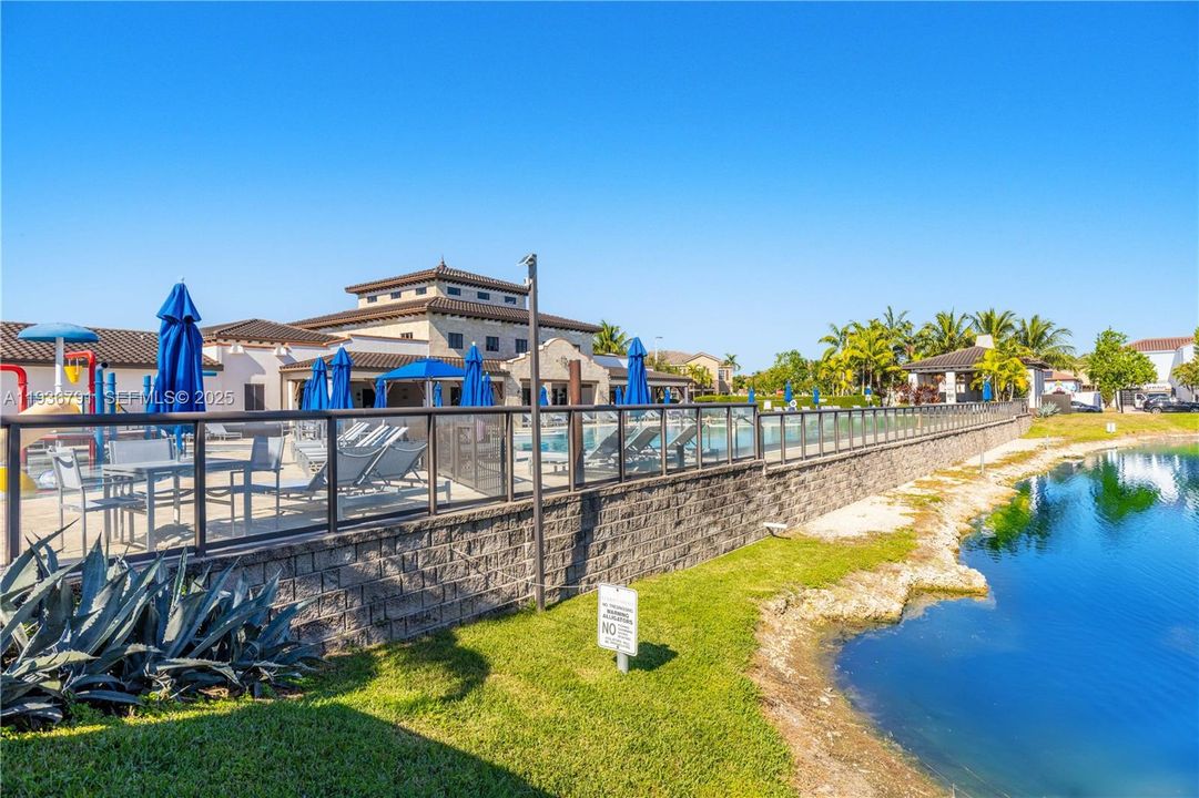 For Sale: $585,000 (4 beds, 3 baths, 1930 Square Feet)