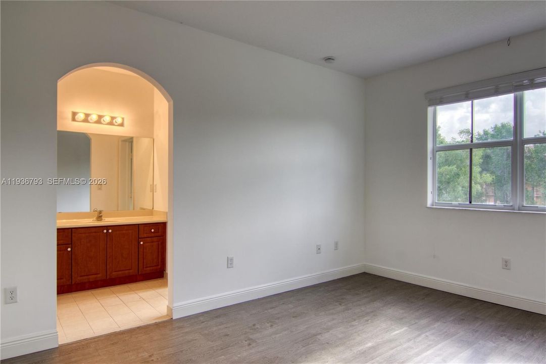 For Rent: $3,000 (3 beds, 3 baths, 1512 Square Feet)