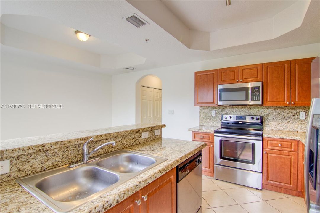 For Rent: $3,000 (3 beds, 3 baths, 1512 Square Feet)