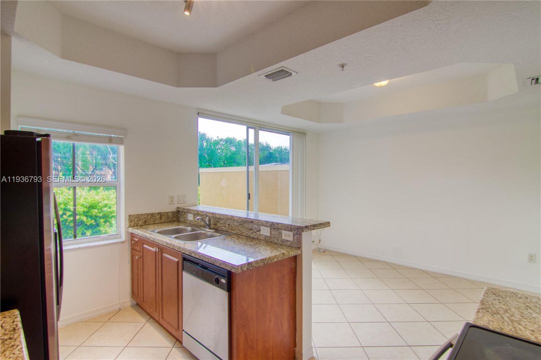 For Rent: $3,000 (3 beds, 3 baths, 1512 Square Feet)