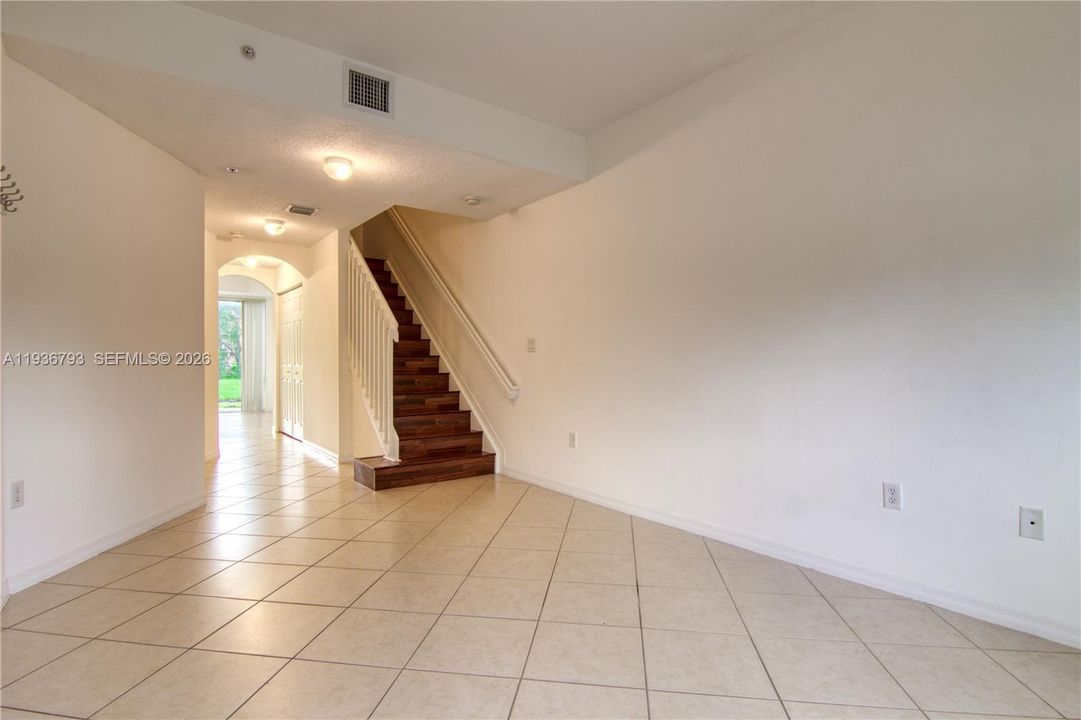 For Rent: $3,000 (3 beds, 3 baths, 1512 Square Feet)