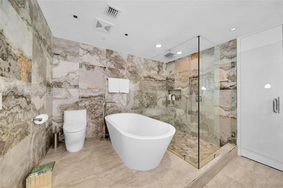 For Sale: $2,600,000 (3 beds, 3 baths, 2536 Square Feet)