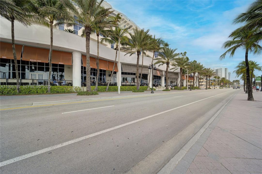 For Sale: $2,600,000 (3 beds, 3 baths, 2536 Square Feet)