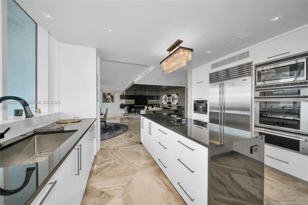 For Sale: $2,600,000 (3 beds, 3 baths, 2536 Square Feet)