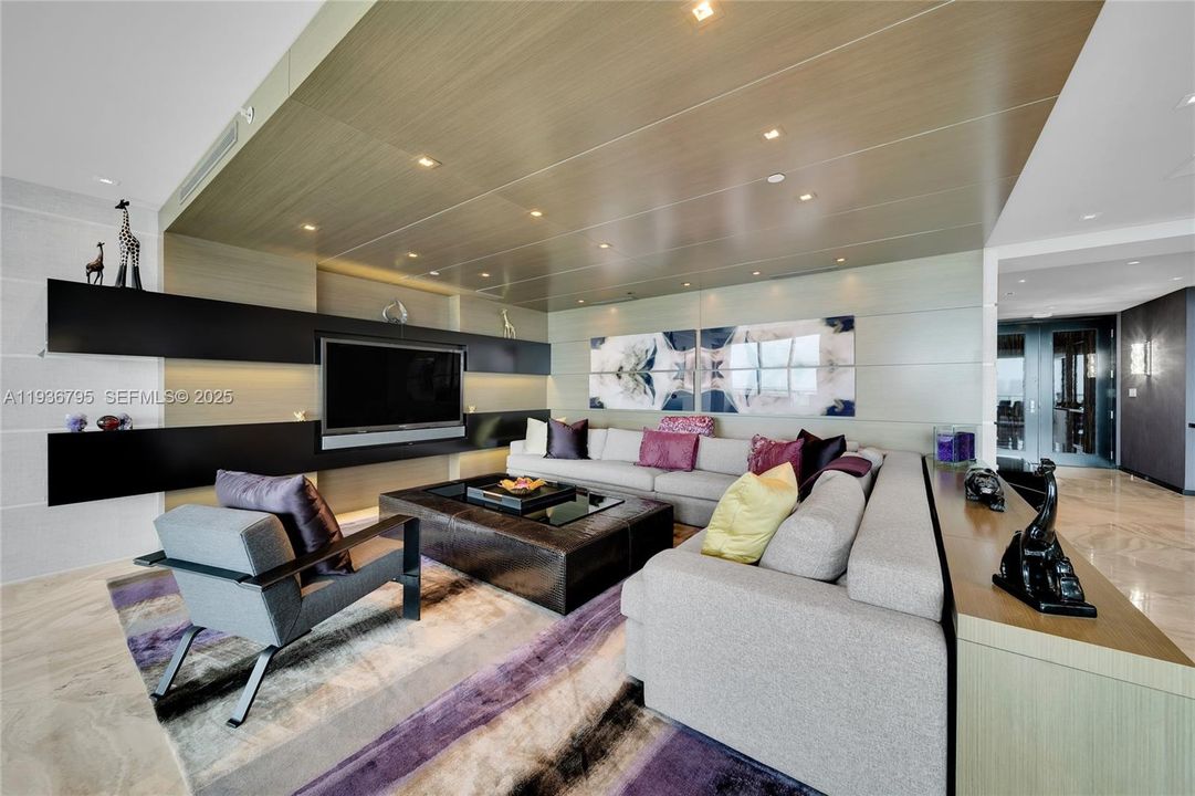 For Sale: $2,600,000 (3 beds, 3 baths, 2536 Square Feet)