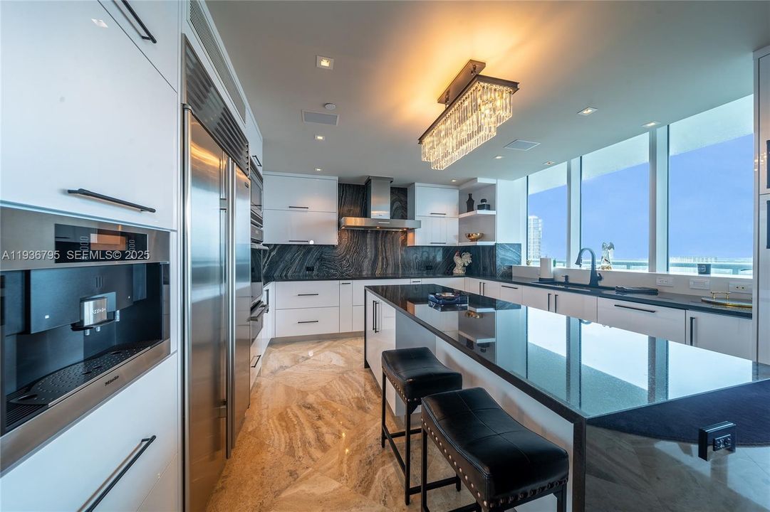 For Sale: $2,600,000 (3 beds, 3 baths, 2536 Square Feet)