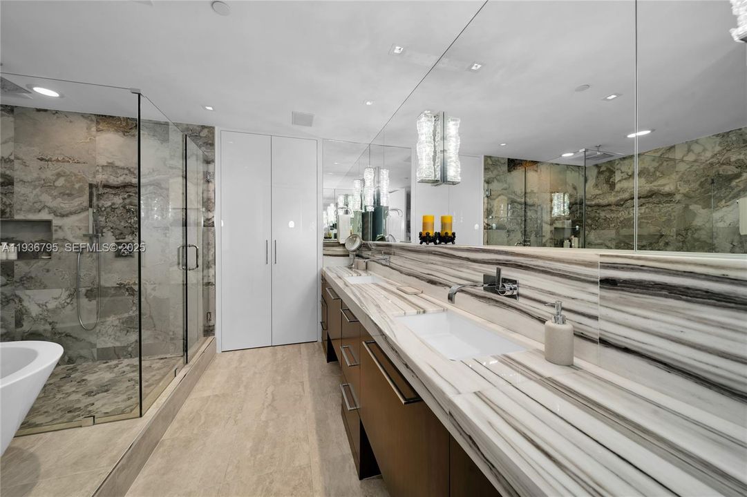 For Sale: $2,600,000 (3 beds, 3 baths, 2536 Square Feet)