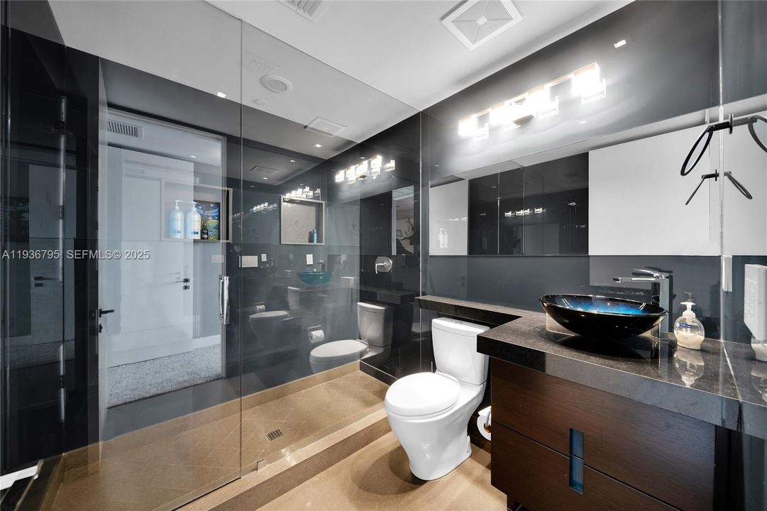 For Sale: $2,600,000 (3 beds, 3 baths, 2536 Square Feet)