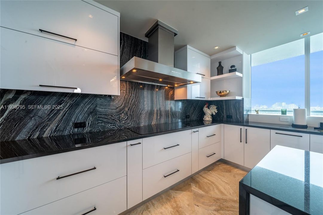 For Sale: $2,600,000 (3 beds, 3 baths, 2536 Square Feet)