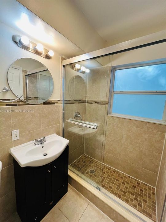 В аренду: $2,850 (3 спален, 2 ванн, 1109 Квадратных фут)