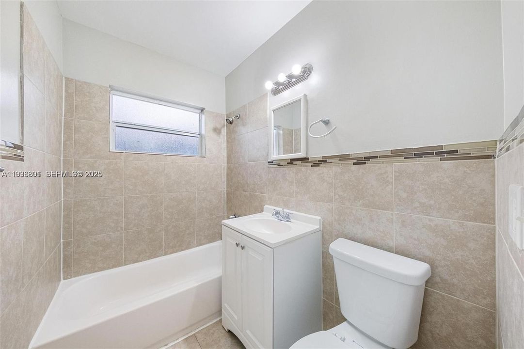 В аренду: $2,850 (3 спален, 2 ванн, 1109 Квадратных фут)