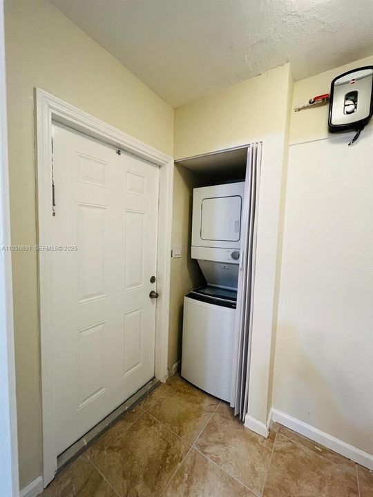 В аренду: $2,850 (3 спален, 2 ванн, 1109 Квадратных фут)