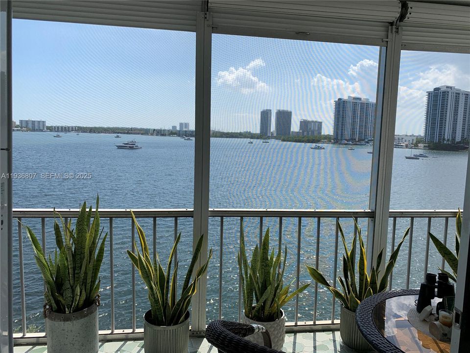 For Rent: $1,850 (1 beds, 1 baths, 768 Square Feet)