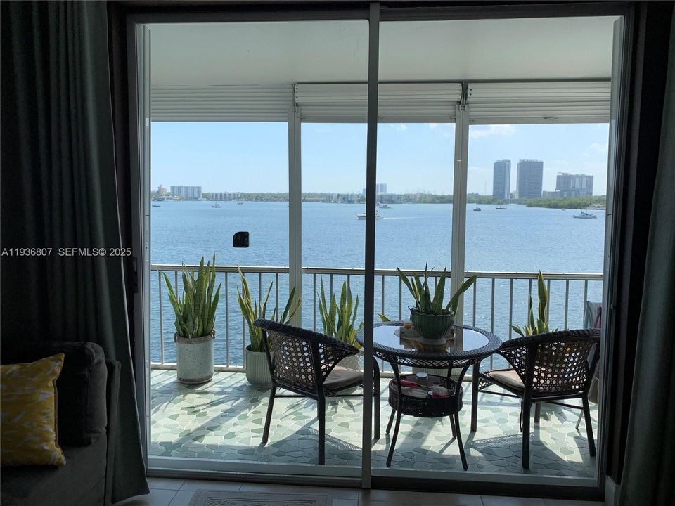 For Rent: $1,850 (1 beds, 1 baths, 768 Square Feet)