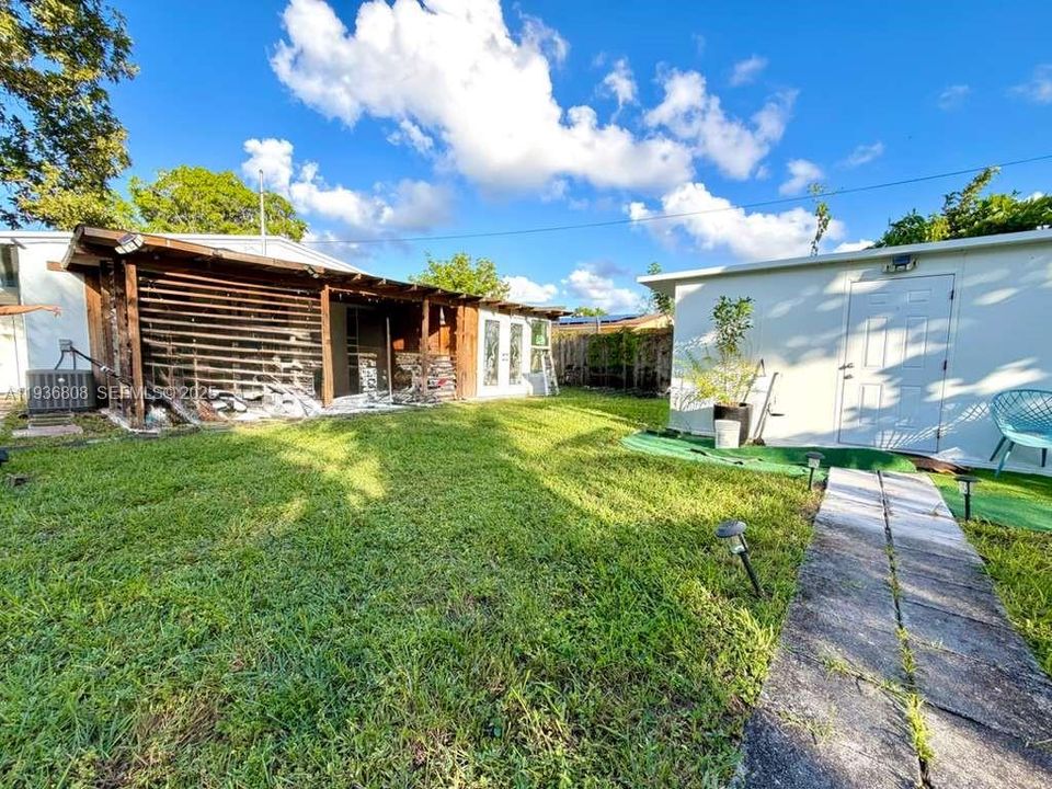 На продажу: $419,900 (3 спален, 2 ванн, 1106 Квадратных фут)