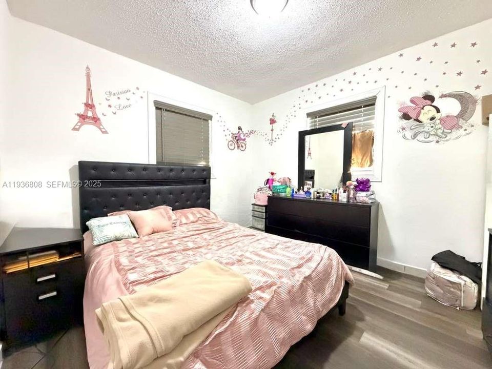 На продажу: $419,900 (3 спален, 2 ванн, 1106 Квадратных фут)