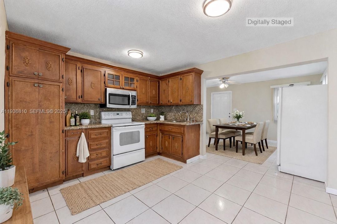 For Sale: $360,000 (3 beds, 2 baths, 1588 Square Feet)