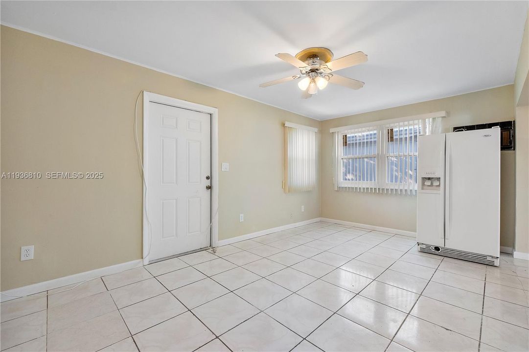 For Sale: $360,000 (3 beds, 2 baths, 1588 Square Feet)