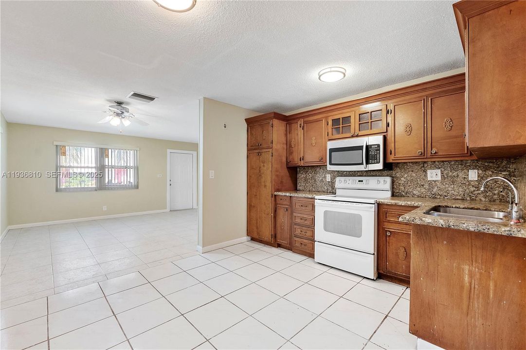 For Sale: $360,000 (3 beds, 2 baths, 1588 Square Feet)