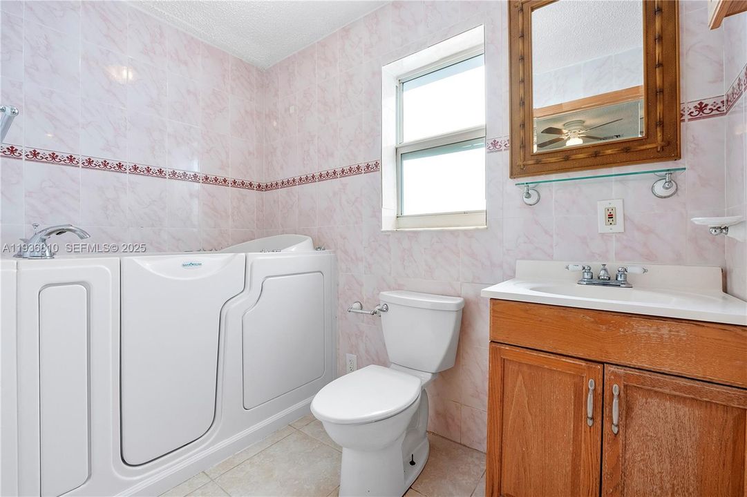 For Sale: $360,000 (3 beds, 2 baths, 1588 Square Feet)