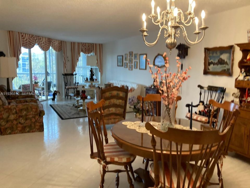 En Venta: $329,000 (2 camas, 2 baños, 1772 Pies cuadrados)