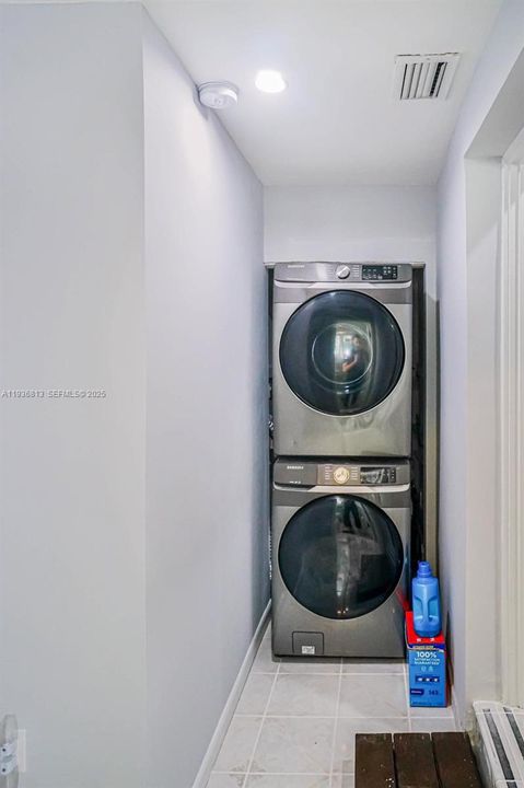 В аренду: $1,700 (2 спален, 1 ванн, 780 Квадратных фут)