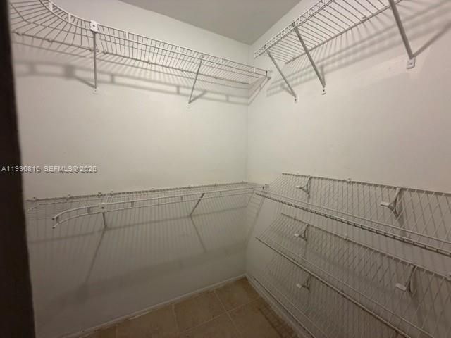 待售: $305,000 (2 贝兹, 2 浴室, 1753 平方英尺)