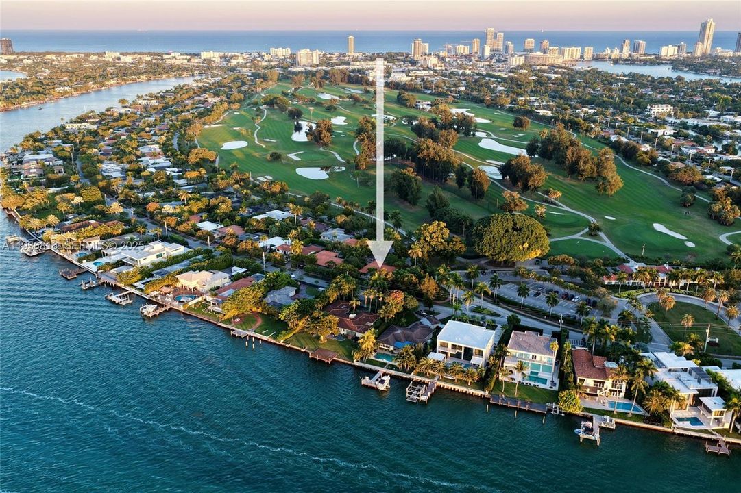 En Renta: $9,000 (4 camas, 3 baños, 2680 Pies cuadrados)