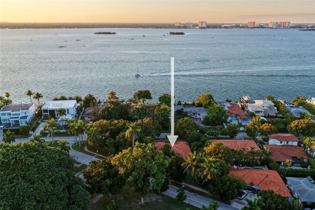 En Renta: $9,000 (4 camas, 3 baños, 2680 Pies cuadrados)