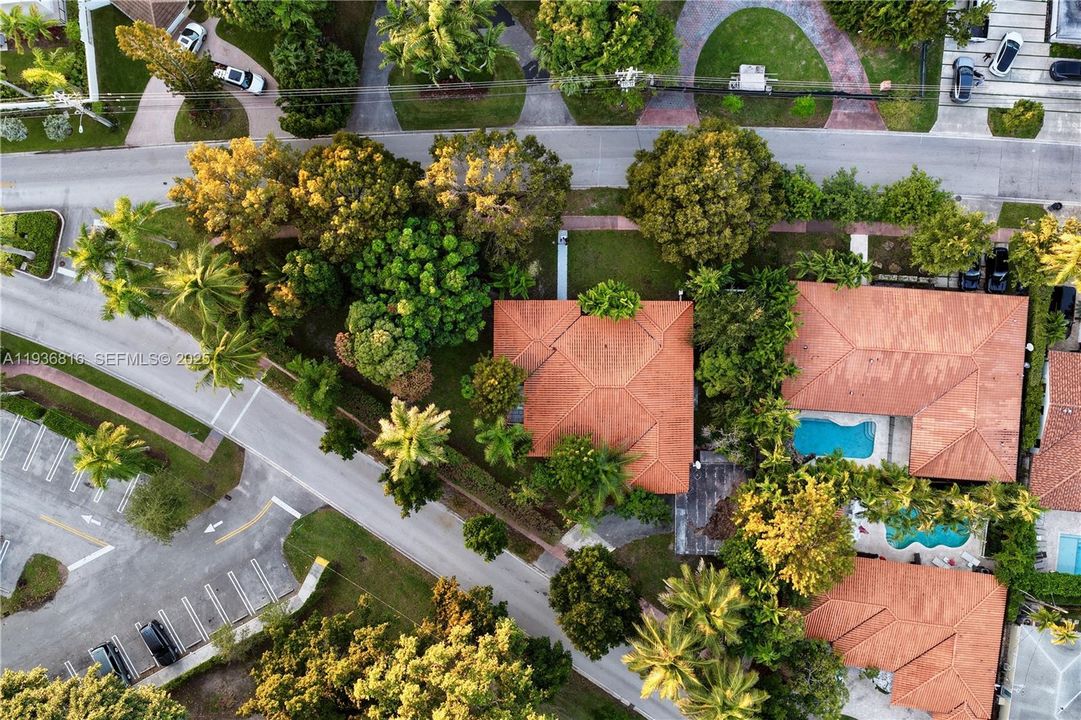 En Renta: $9,000 (4 camas, 3 baños, 2680 Pies cuadrados)