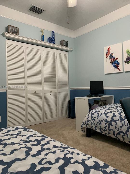 En Venta: $1,380,000 (3 camas, 3 baños, 2635 Pies cuadrados)