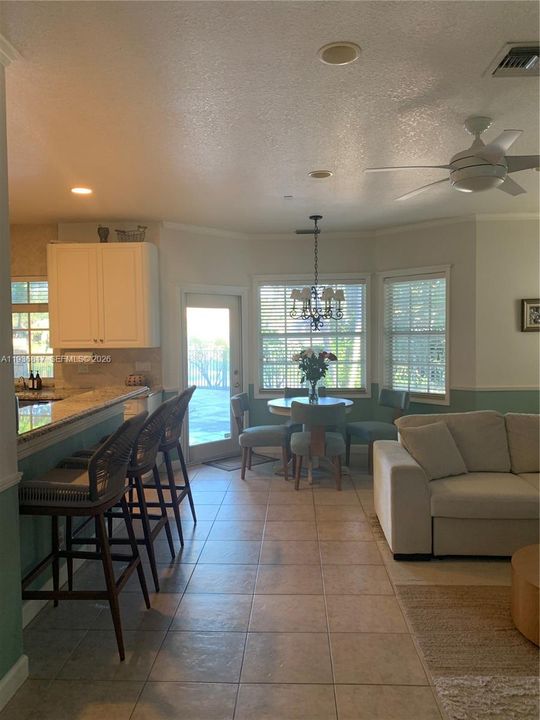 En Venta: $1,380,000 (3 camas, 3 baños, 2635 Pies cuadrados)