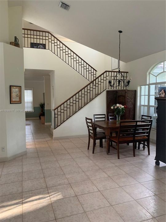 En Venta: $1,380,000 (3 camas, 3 baños, 2635 Pies cuadrados)