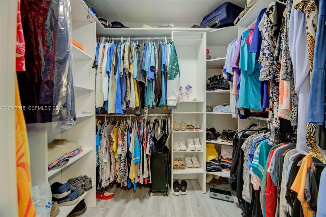 Custome oversize master closet