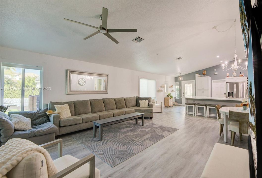 Oversize living area w open concept