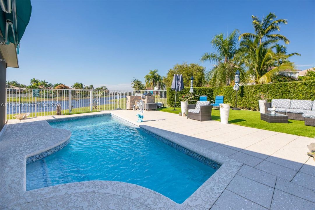 Active With Contract: $795,000 (3 beds, 2 baths, 1420 Square Feet)