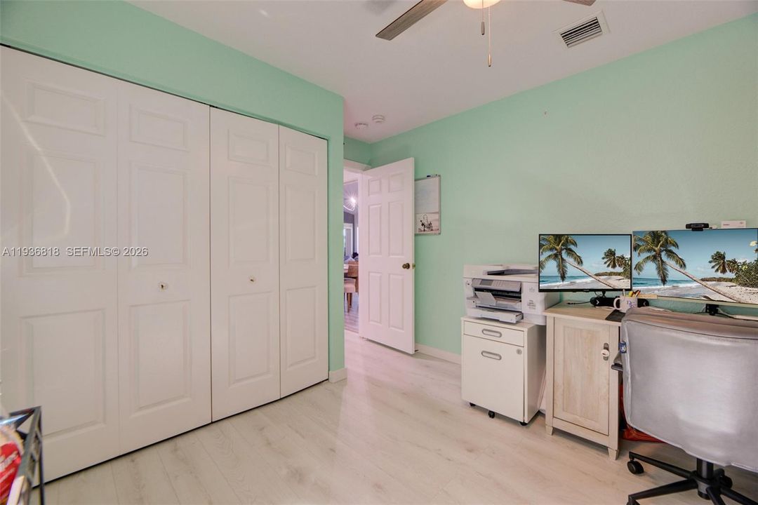 Office or third bedroom w large closet