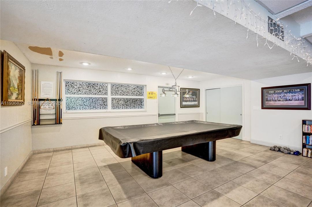 For Sale: $219,000 (2 beds, 2 baths, 1100 Square Feet)