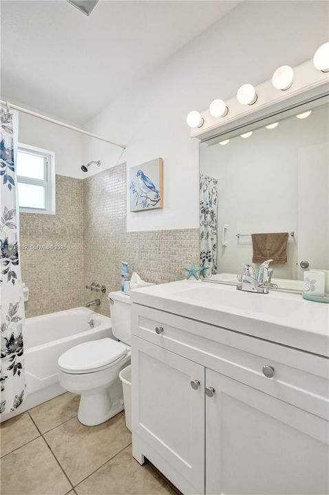 For Sale: $219,000 (2 beds, 2 baths, 1100 Square Feet)