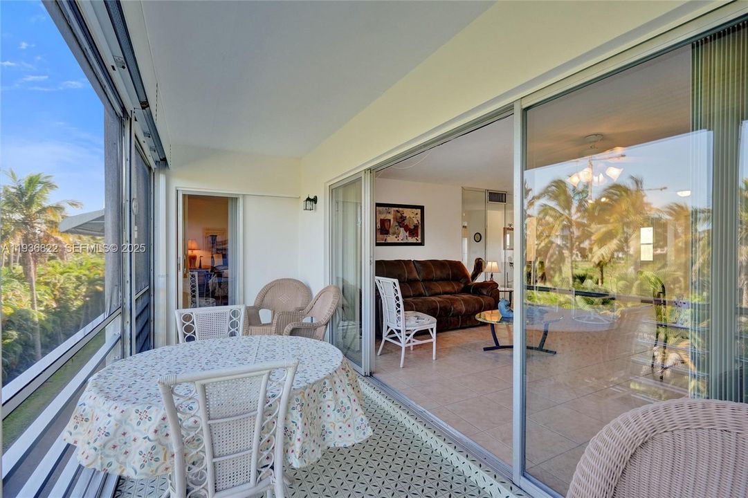 For Sale: $219,000 (2 beds, 2 baths, 1100 Square Feet)