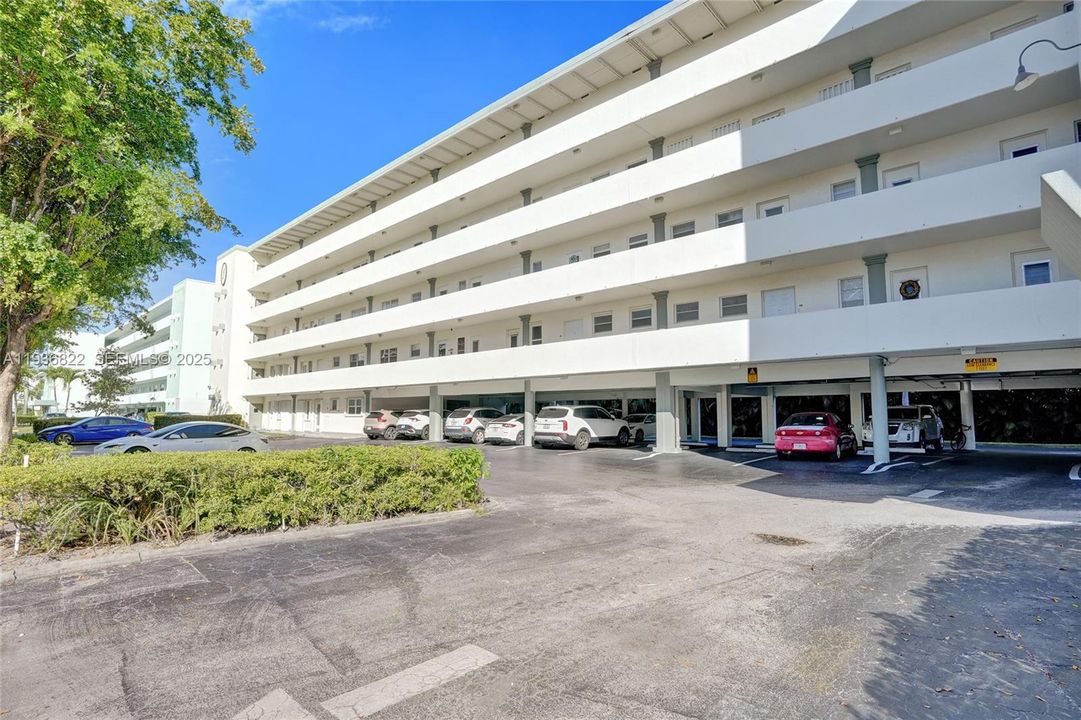 For Sale: $219,000 (2 beds, 2 baths, 1100 Square Feet)