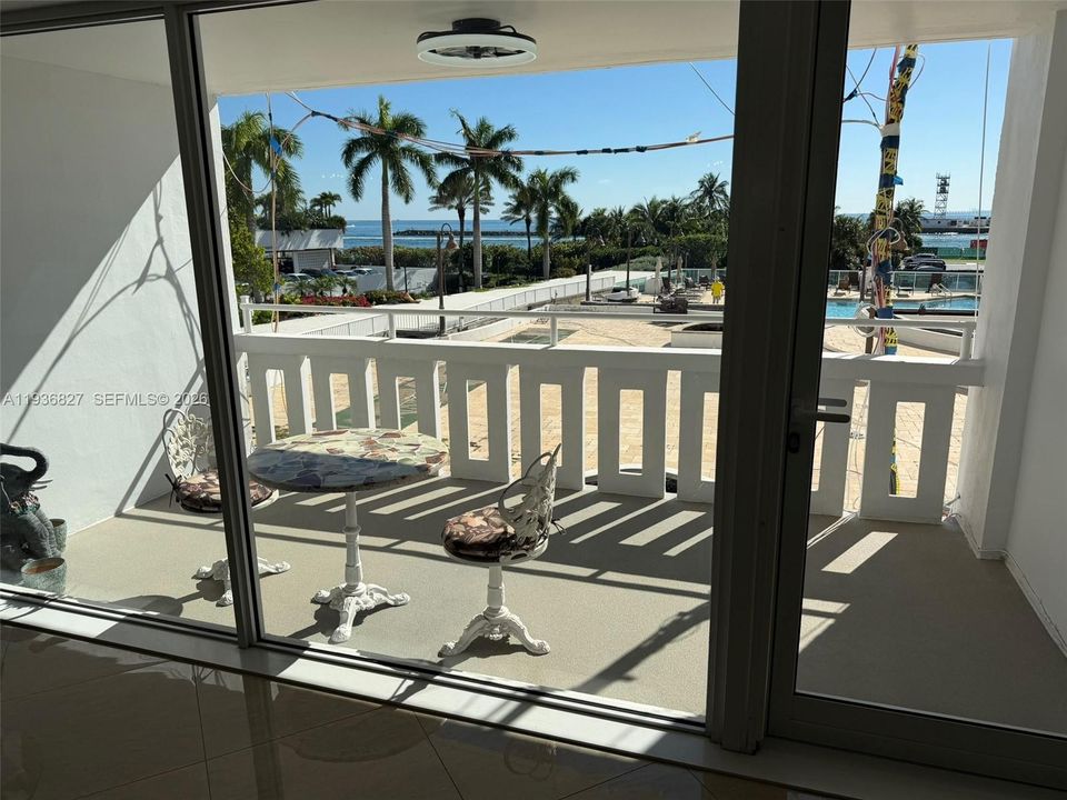 For Sale: $519,000 (2 beds, 2 baths, 1205 Square Feet)