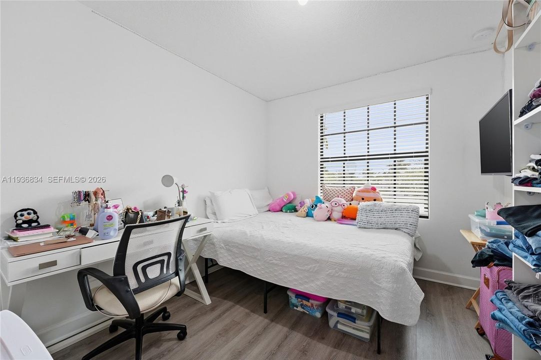 En Venta: $373,500 (3 camas, 3 baños, 1311 Pies cuadrados)