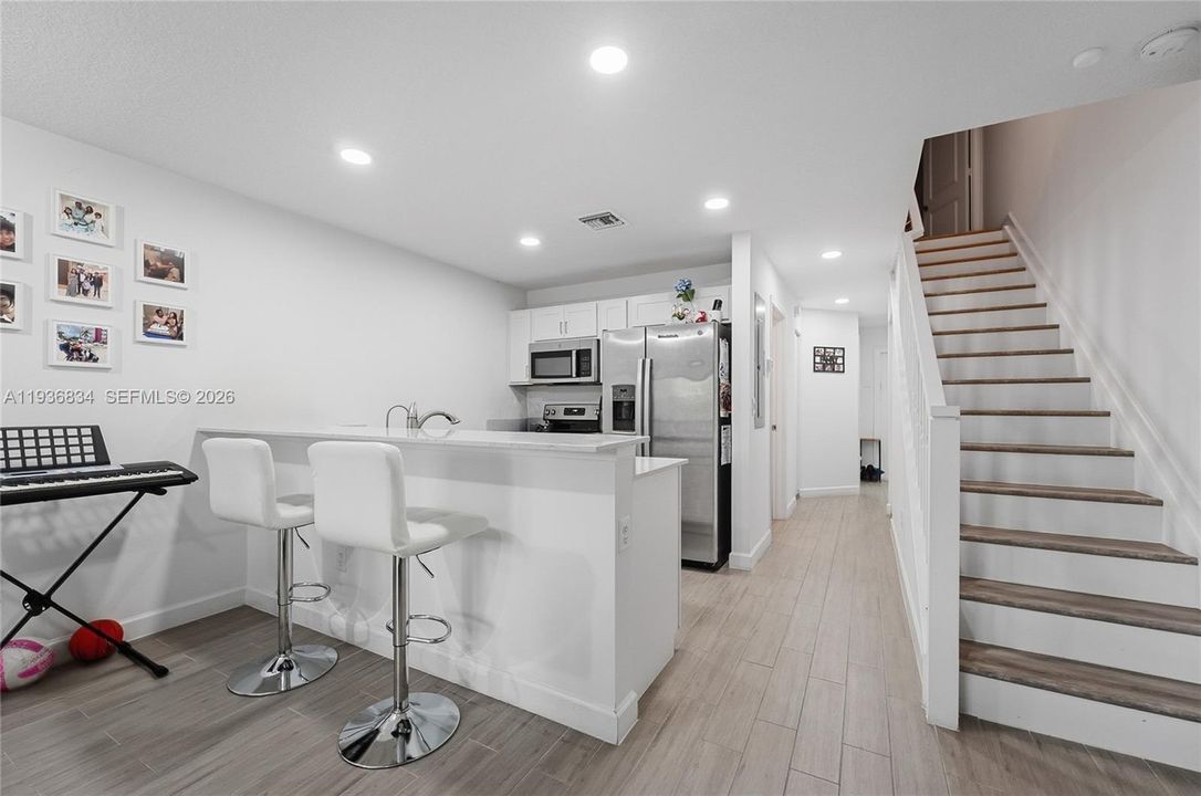 En Venta: $373,500 (3 camas, 3 baños, 1311 Pies cuadrados)